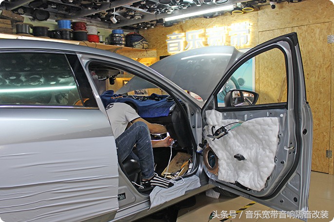 阿特兹音响氛围灯改装,新款阿特兹a柱倒模效果图