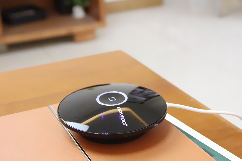 自从有了它把家里的遥控器都扔了,把家里的遥控器玩坏了