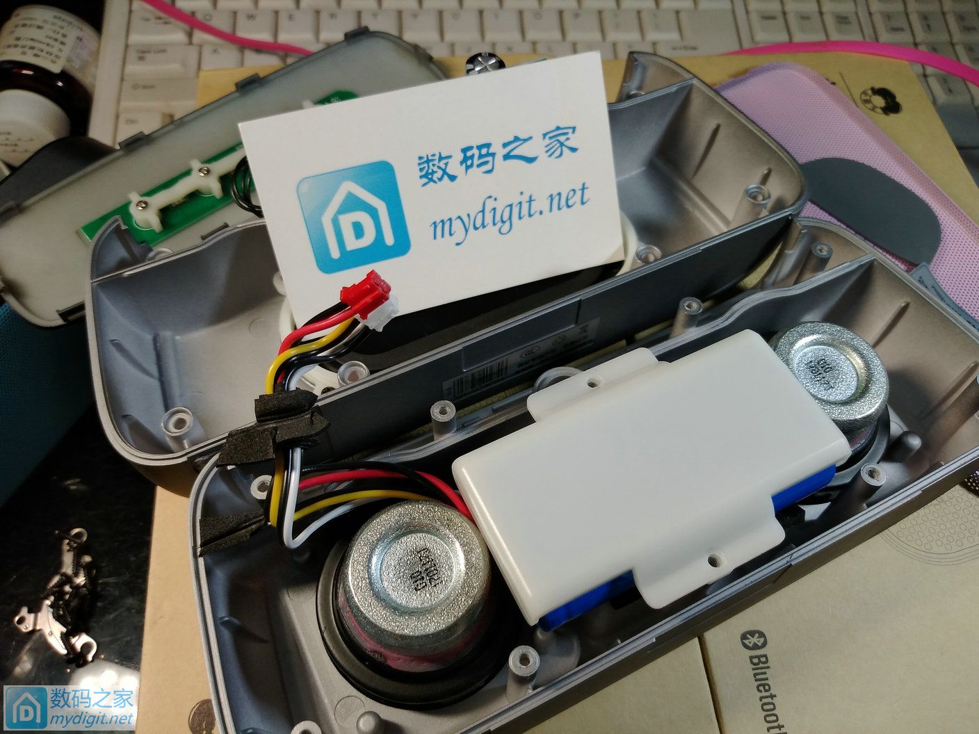 小霸王d50蓝牙音箱拆解视频,比小米更好的音响