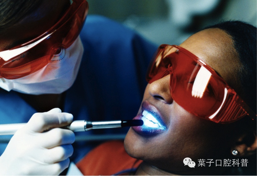 牙齿美白损伤最少的方法,想要牙齿美白这三招最管用