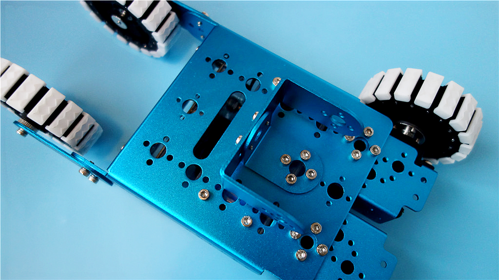 行进、踢球、摇头晃脑样样行，DIY、编程、智能交互个个棒