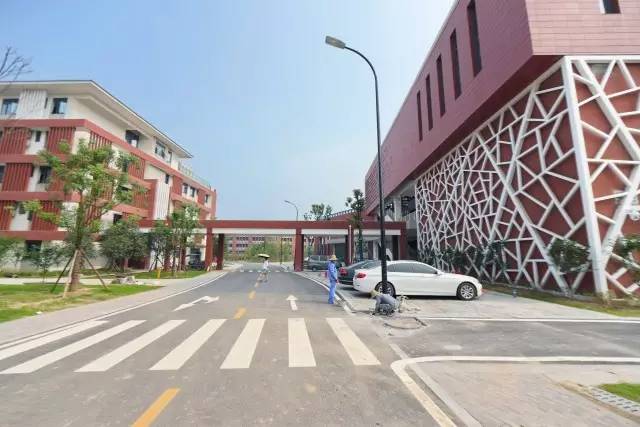宜昌一中实景,航拍宜昌一中新校区