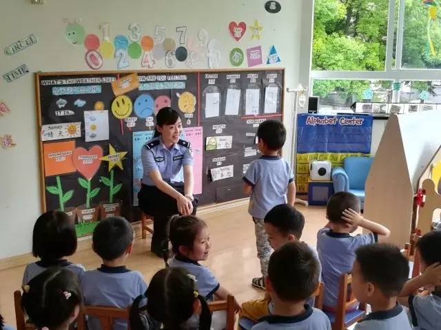 小女孩遇到陌生人搭讪怎么处理,小孩在外面遇到陌生人搭讪