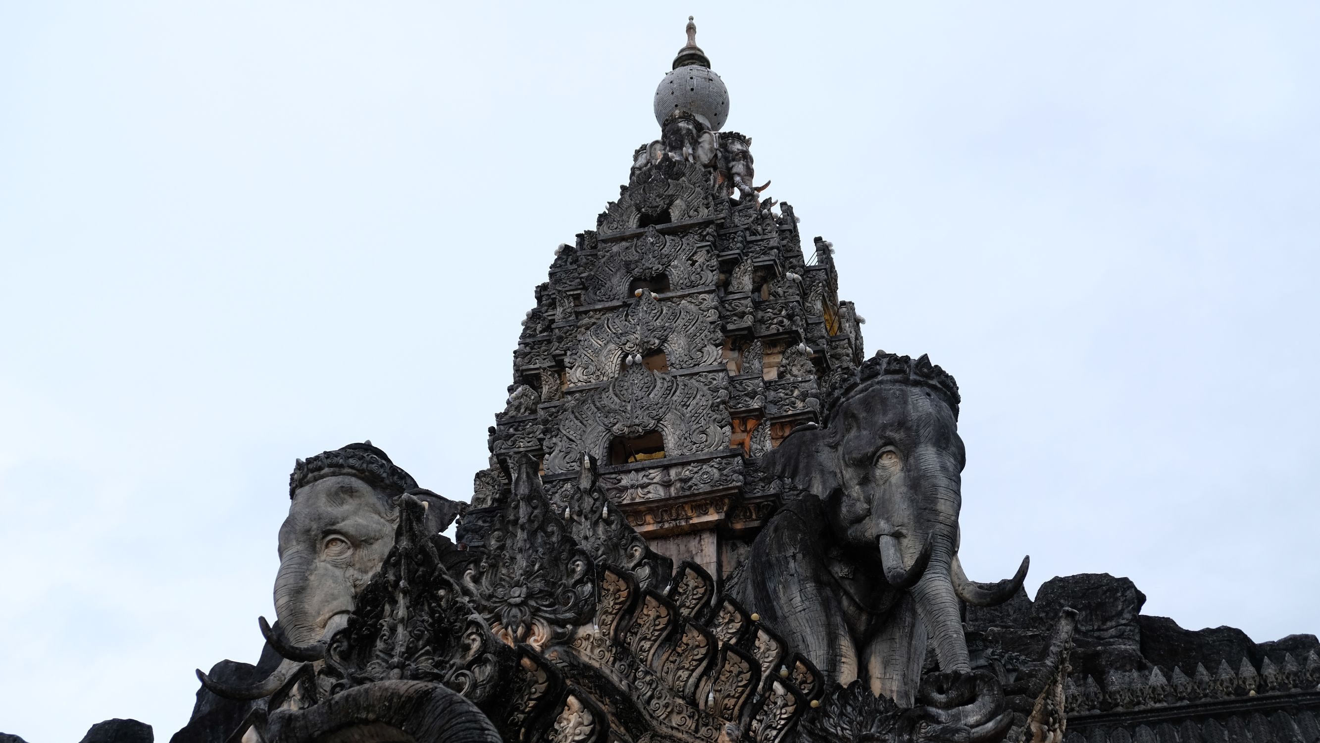 如何花5000元在普吉岛像王思聪一样的装X？