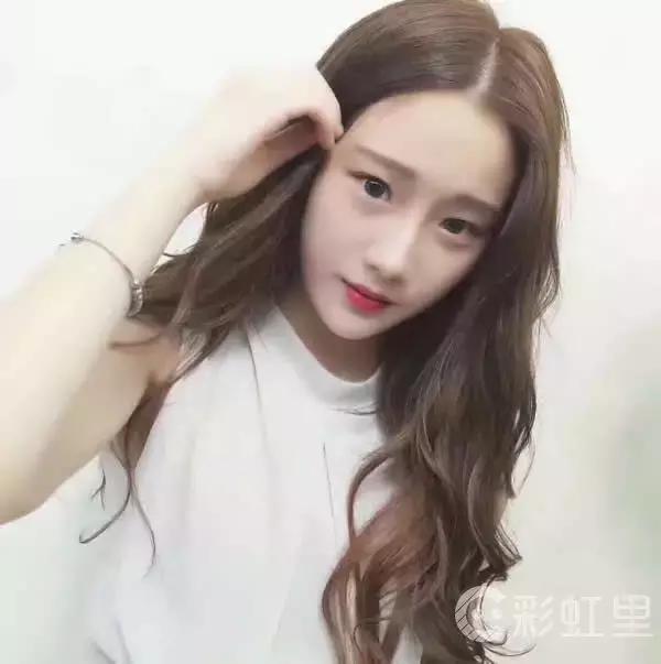 发量多中长发适合什么发型可爱风,发量少2020流行发型中长发减龄