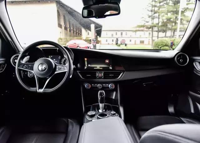 试驾2023款阿尔法罗密欧giulia,阿尔法罗密欧stelvio原创试驾