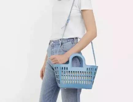 白银人原来这么富！就连小时候嫌土的凉鞋，都很值钱！