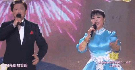 习*平近**走上舞台同全场高唱《歌唱祖国》昨晚的这台晚会刷屏了！