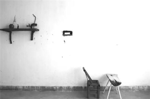 远离市区20公里住在月租600元的房子里，却可以在屋前看麦田，屋后看竹林，自给自足的生活是这样啊~