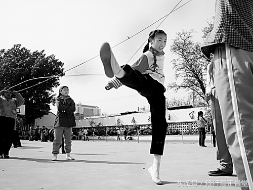 香港回归25年来的发展与变化,香港回归25周年带给我们的启示