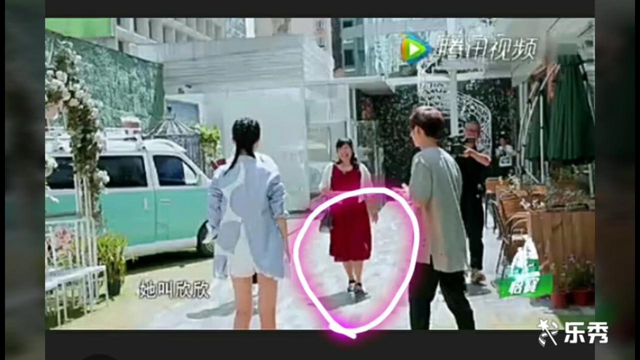 还说鹿晗迪丽热巴没有在一起？这些图片都外露了！小细节大放送！第二弹双标鹿的日常，对比约吧！