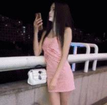我想和这两个妹妹一起玩挠痒痒的游戏