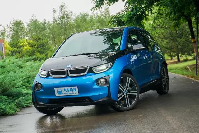 宝马i3新老款对比,宝马i3第一款现在还值得入手吗