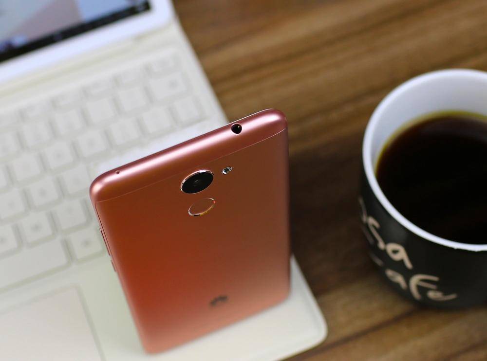 华为畅享7plus拍照,华为畅享7plus流光金和香槟金