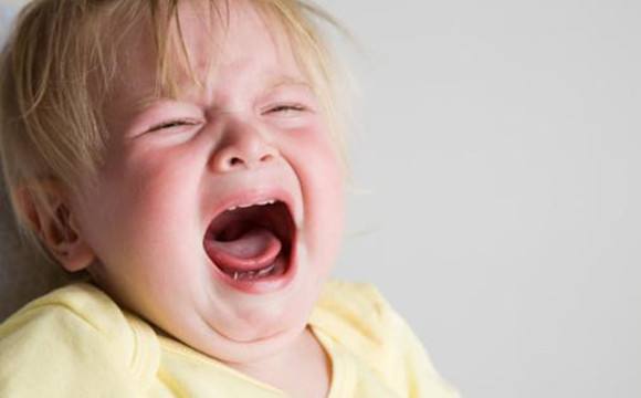 4岁多宝宝达不到要求就哭,宝宝一岁多越来越爱哭了