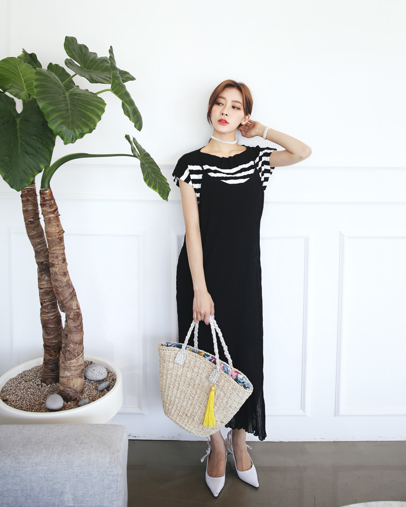 吊带裙配T恤最新韩版女装引领时尚潮流趋势