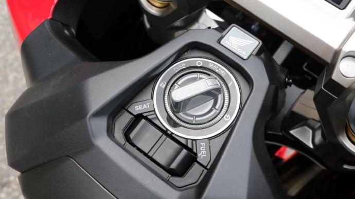 灏忎笝娴嬭瘎xcr300,灏忎笝璇勬祴宸濆磶ninja400