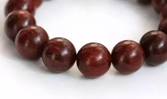 小叶紫檀盆景有什么观赏价值,小叶紫檀盆栽做手串