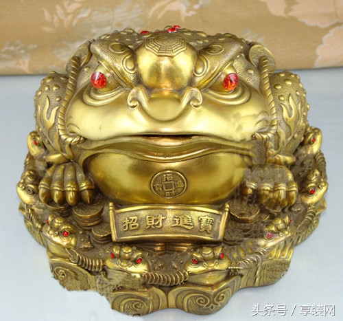 三脚金蟾摆件有什么讲究,三足蟾蜍风水