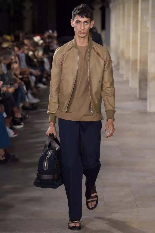 lv男包经典款,lv十大经典包款男款