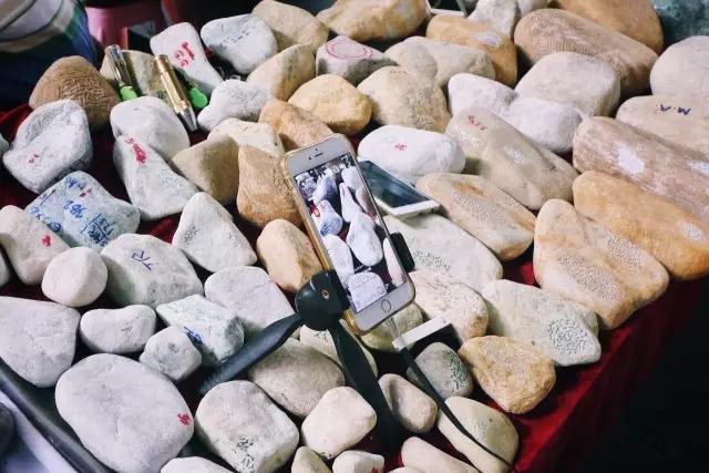 戴了三年玉镯子碎了是什么征兆,戴了3年的玉镯掉地上碎了