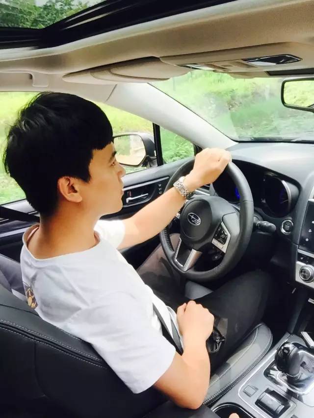 斯巴鲁力狮视频评测懂车帝,斯巴鲁力狮第一人称试驾