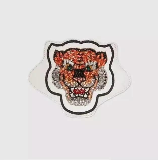 杨幂一口气买了十双的鞋,杨幂穿的薄荷绿运动鞋