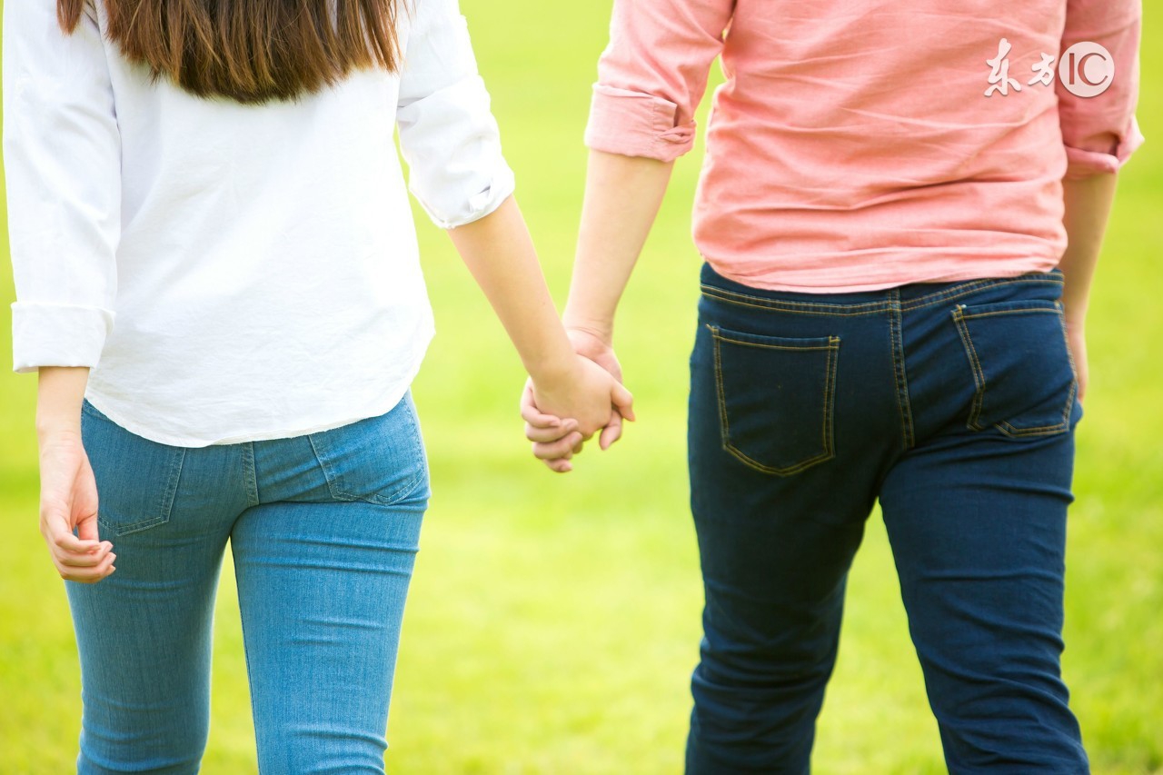 澶х儹澶╃殑绔嬬 (鏈夋俯搴︾殑绔嬬)