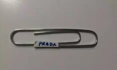 Prada卖185美刀的回形针被群嘲，那你让LV、爱马仕、superme怎么办？