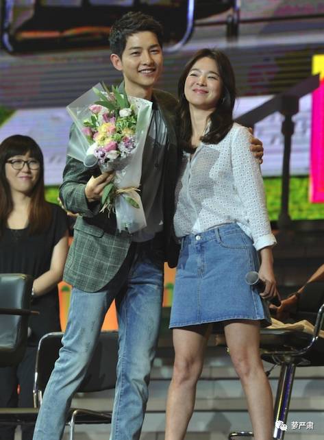 宋仲基宋慧乔白天揽腰秀甜蜜,宋仲基宋慧乔甜蜜太阳后裔