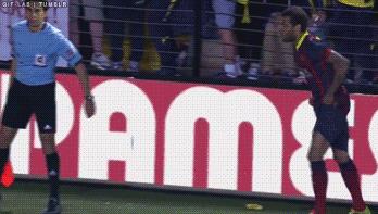 足球场上的奇葩操作,足球上的奇葩场面