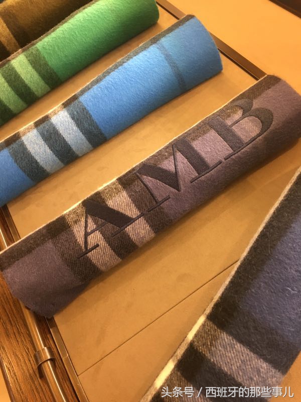 巴塞罗那俱乐部旗舰店围巾,意大利巴宝莉围巾价格