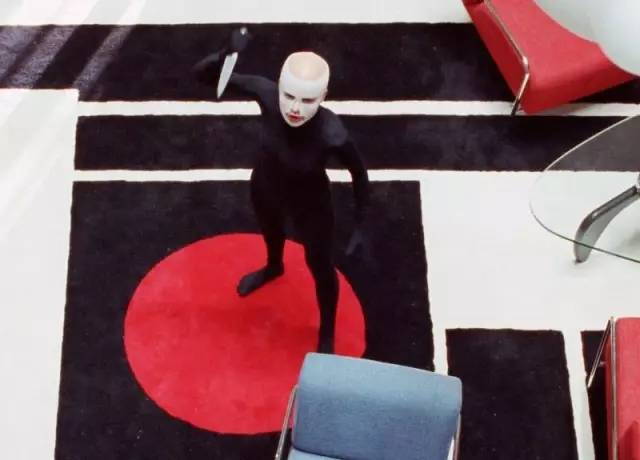 为了复仇她把自己嫁给了魔鬼,为了复仇把自己整成仇人模样