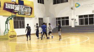 鹿晗喜欢的足球明星,鹿晗篮球球技