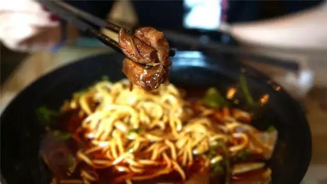 成都最辣夜市挑战,成都最辣的辣椒