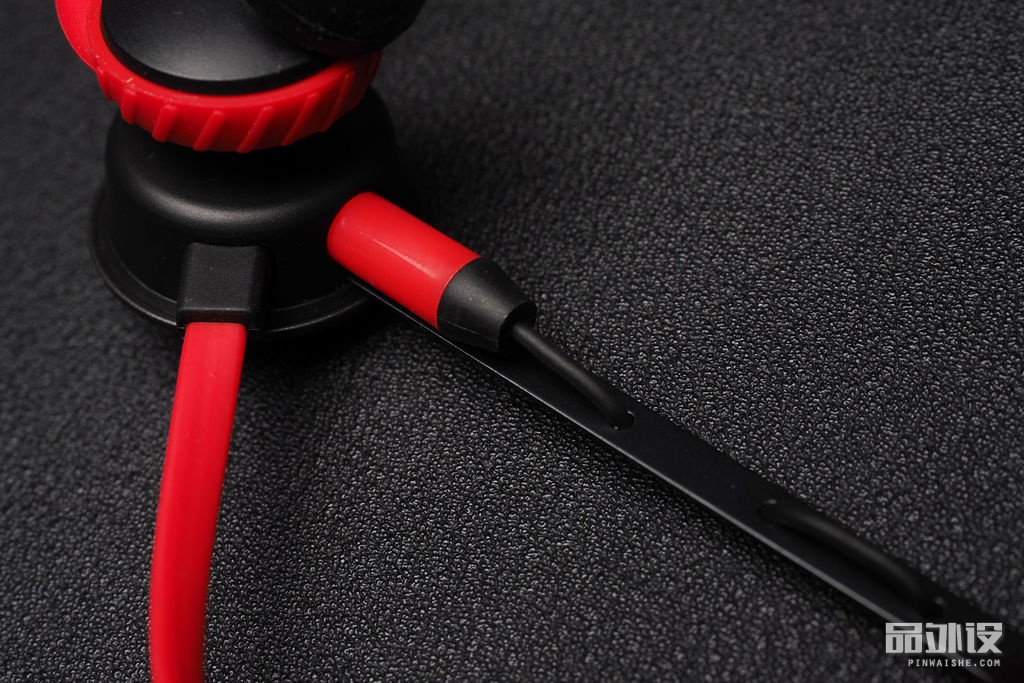 TteSPORTS隐者PRO专业版入耳式游戏耳机评测