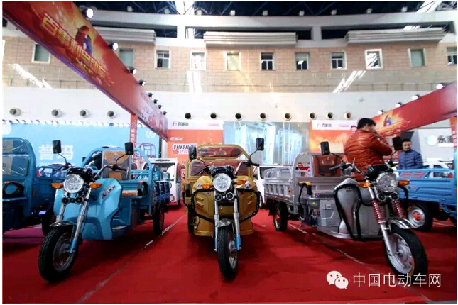 广角镜头——猛戳链接就能换个姿势看徐州展会！