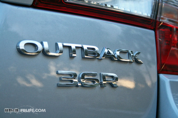 斯巴鲁傲虎2010款3.6r,斯巴鲁傲虎3.6评测