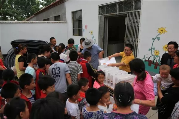 触“电”，一个国家级贫困村的两年之变