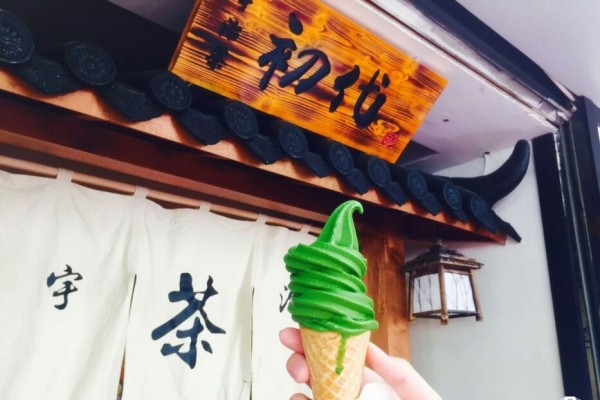 天气这么热还不来个清爽的冰淇淋,这么热的天唯有冰淇淋不可辜负