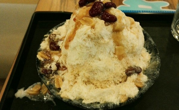 这么热的天你还不来吃冰淇淋吗,天气这么热还不来个清爽的冰淇淋