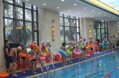 劈波斩浪显本领砥砺前行,劈波斩浪力争上游