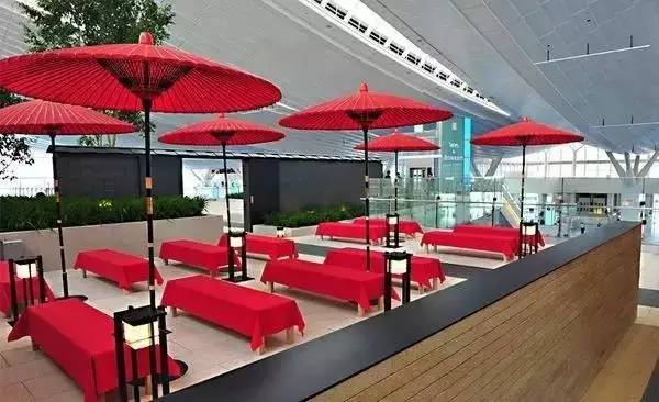 她是一位中国大妈，却带领着700个日本人，扫出了全球最干净机场「精益学堂」2017-7-14第895期