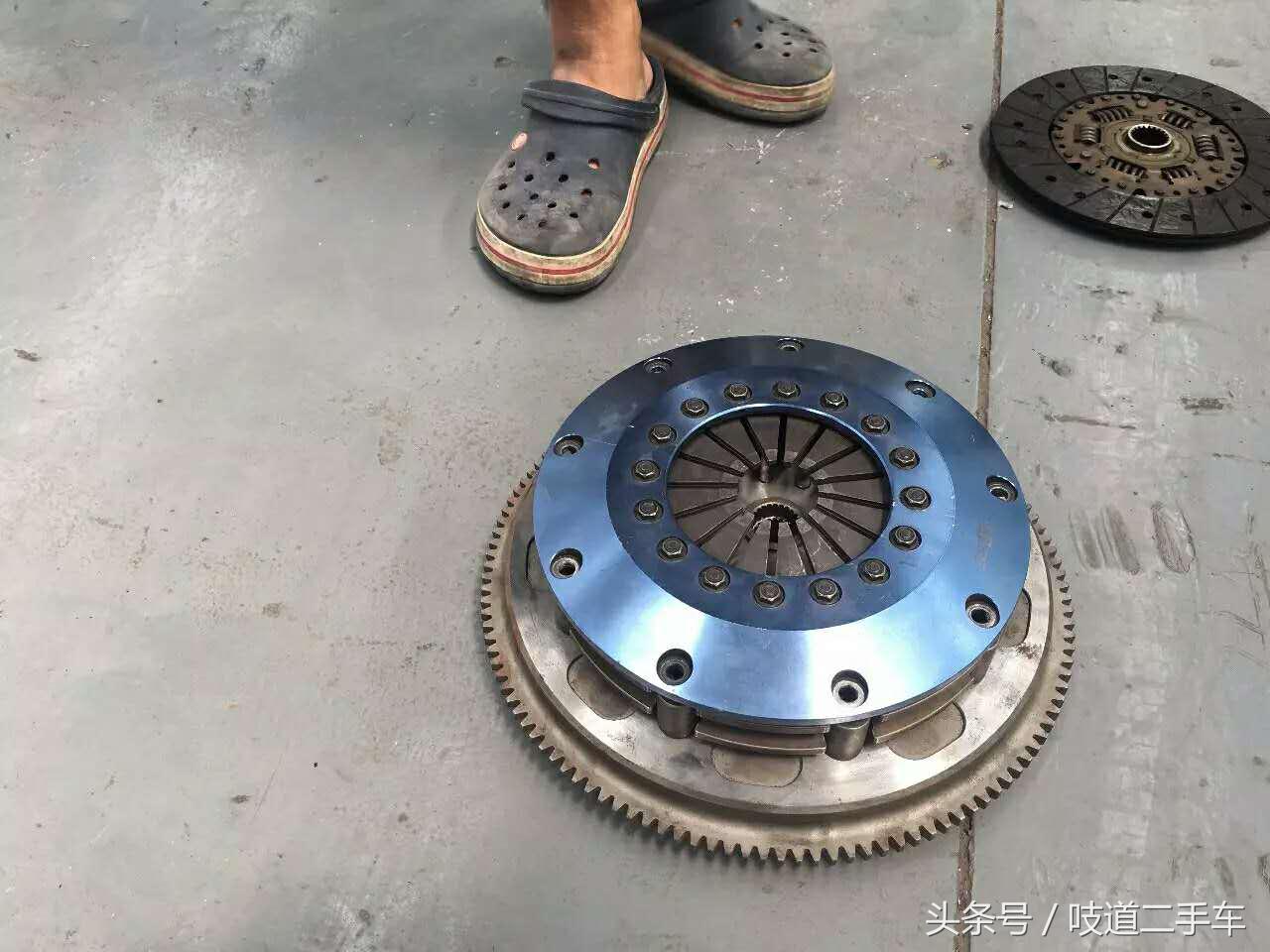 爆改五菱不算啥，氮气加速的捷达来虐他