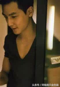 李易峰侧脸对比图,李易峰高清侧颜照片