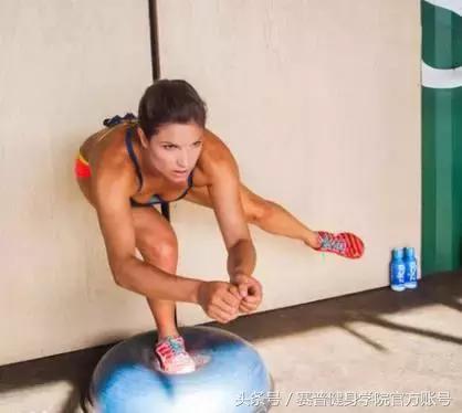 14种健身球训练动作,波速球有氧训练动作