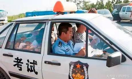 科目三雪铁龙靠边停车技巧30公分,桑塔纳科目三靠边停车技巧30公分