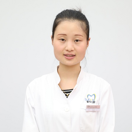 啃苹果牙龈容易流血,吃苹果牙齿出血啥原因