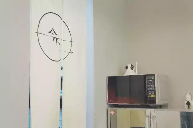 全武汉的轻食店就他任性，开在都是五金店的*意民**一路，竟然生意爆棚，什么来头？