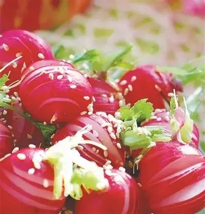 夏天必学的小凉菜凉拌萝卜丝 (凉拌萝卜丝做法香辣脆爽太好吃了)